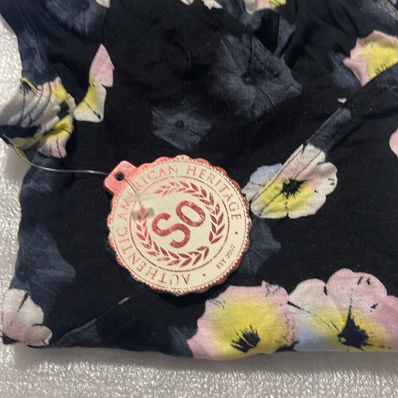Black with Pink & Yellow Flower Pattern Crop Top Size XS NWT - Picture 7 of 9